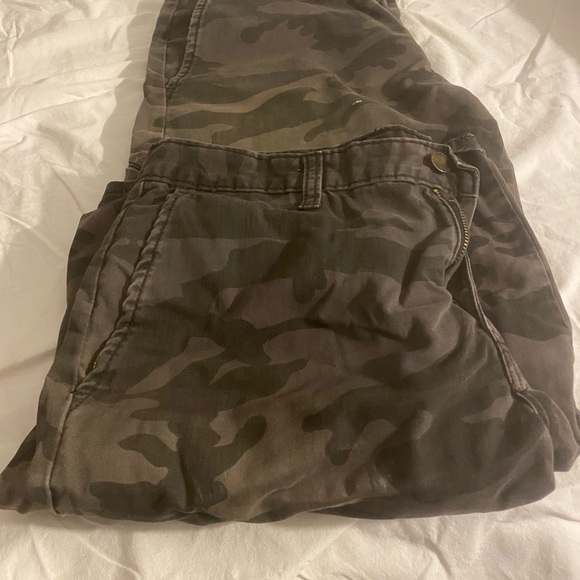 Dickies camo shorts size 32 - Picture 2 of 3
